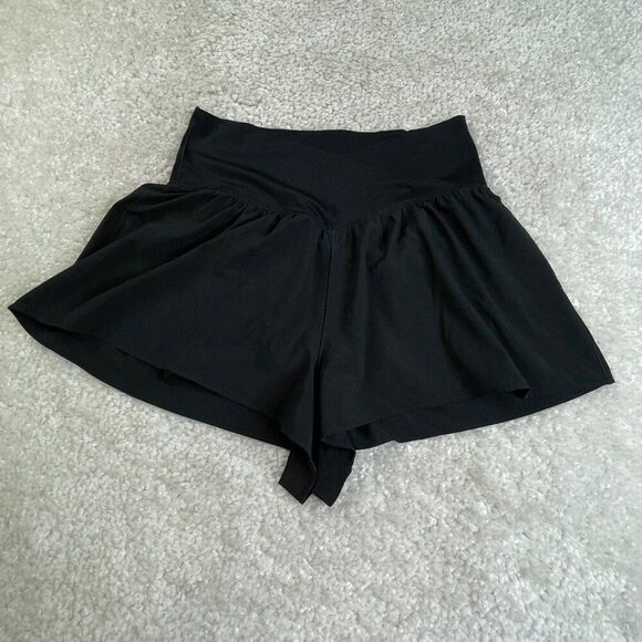 Aerie Offline Crossover Flowy Shorts Black - Picture 2 of 11